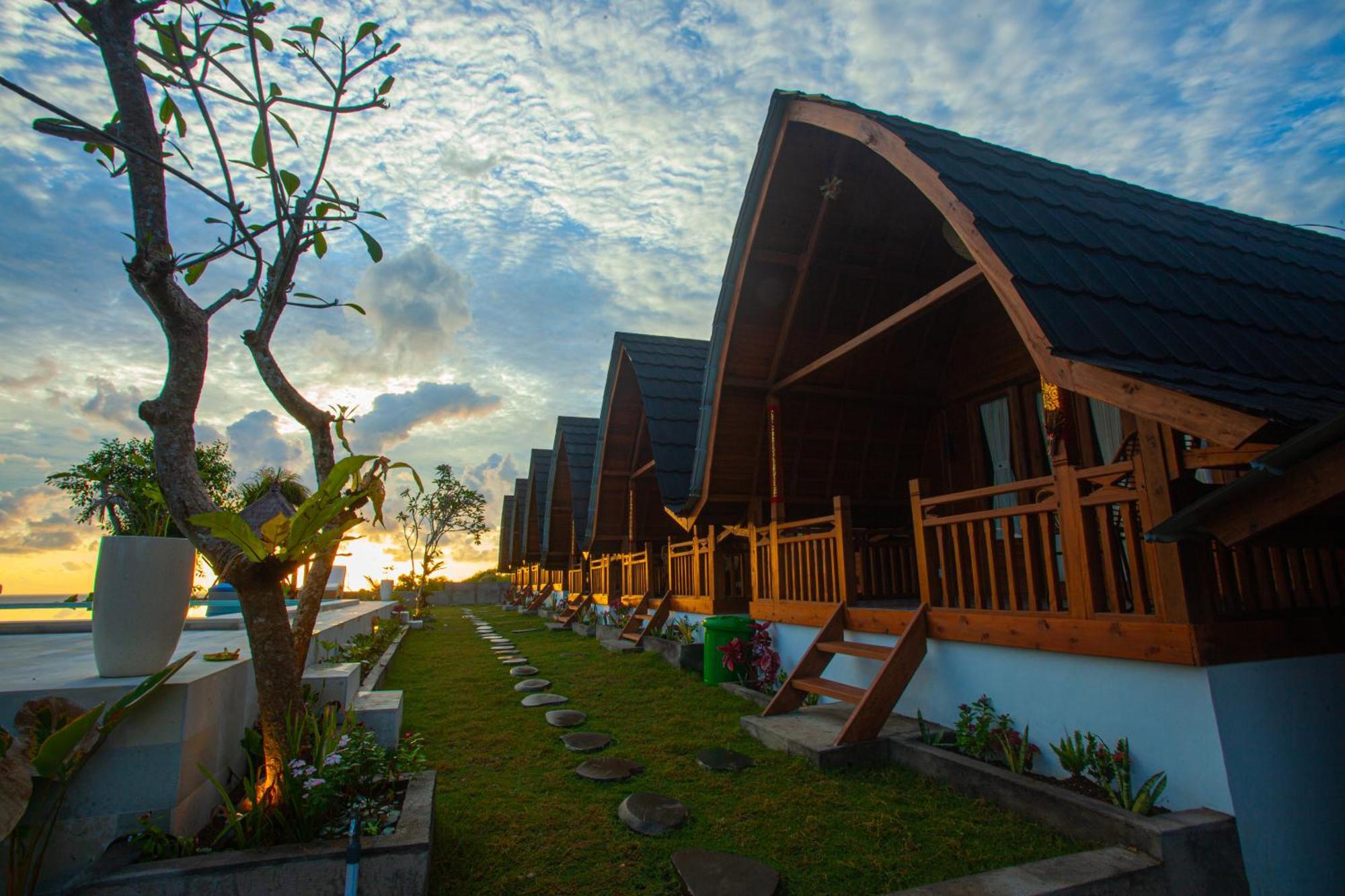 Plumeria Np Batununggul Bagian luar foto